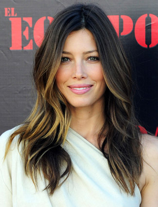 brown hair with lighter ends. rown hair with lighter ends. Recently saw a light hair Ends, celebrity hair is